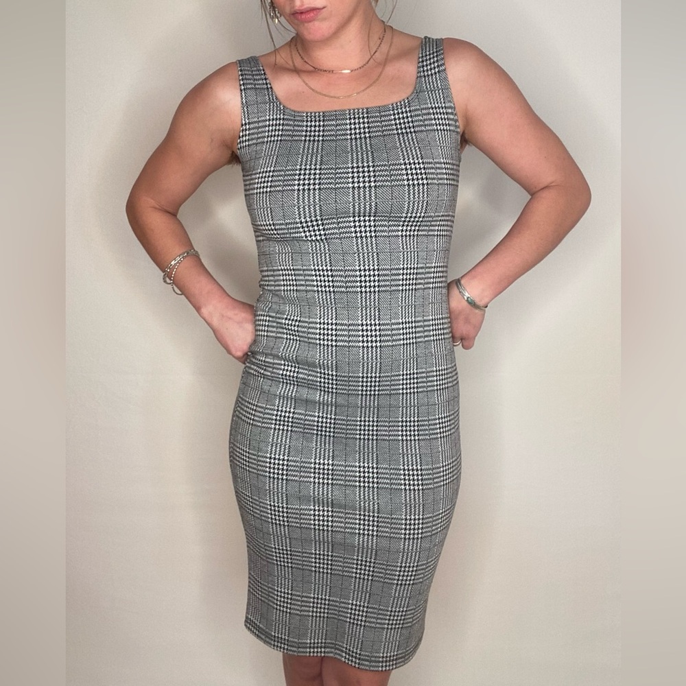 Hounds tooth formfitting dress